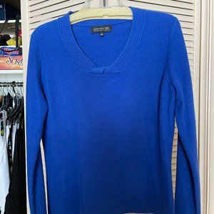 Jones New York 100% Cashmere sweater Beautiful Blue